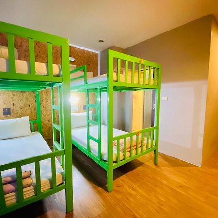 Frutta Hostel Patong Kültér fotó