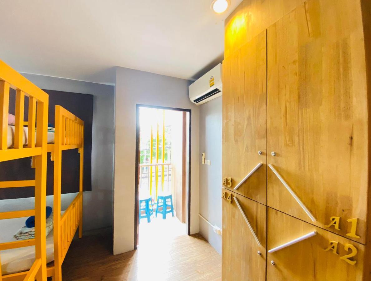 Frutta Hostel Patong Kültér fotó