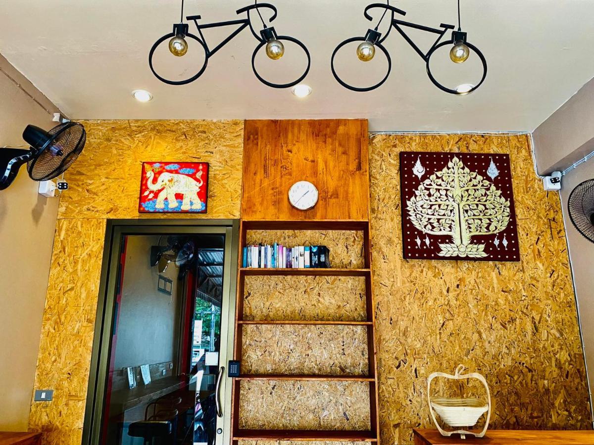 Frutta Hostel Patong Kültér fotó