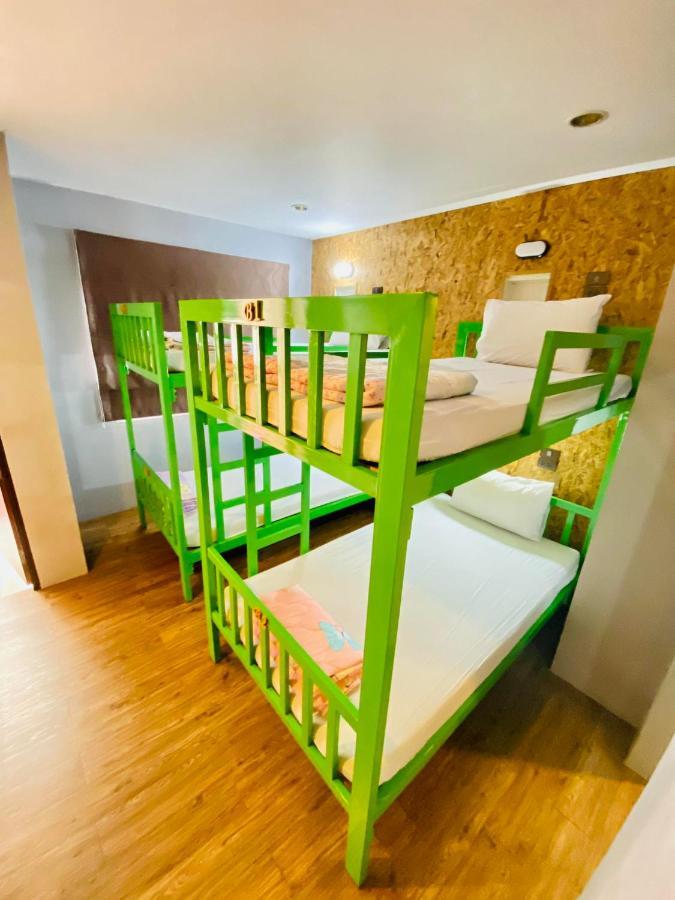 Frutta Hostel Patong Kültér fotó
