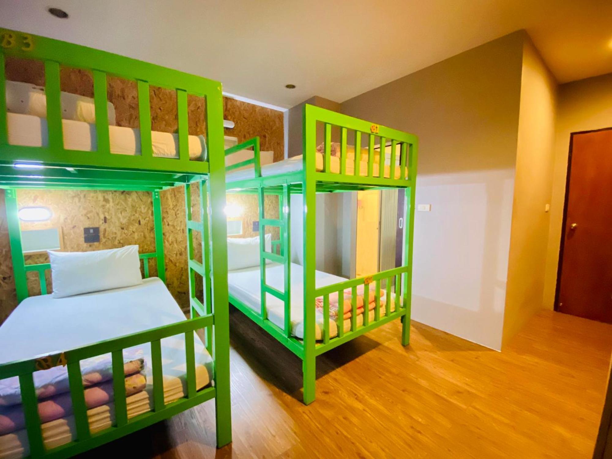 Frutta Hostel Patong Kültér fotó
